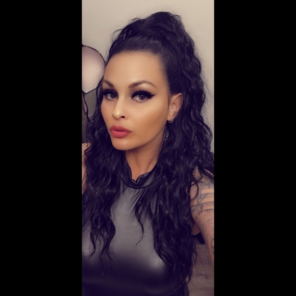 Meet your Posher, Tammy - Picture 2 of 4